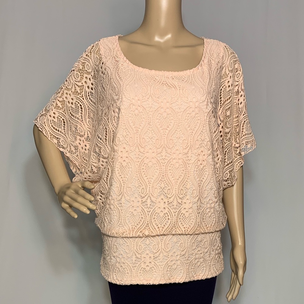 🩷 Brittany Black Light Pink Kimono Sleeve Lace Top